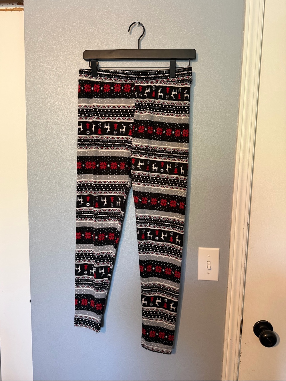 Women's Black & Red Holiday Fair Isle Leggings